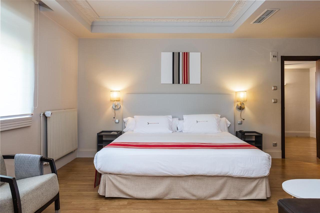 Hotel Rio Bidasoa Хондарибия Екстериор снимка