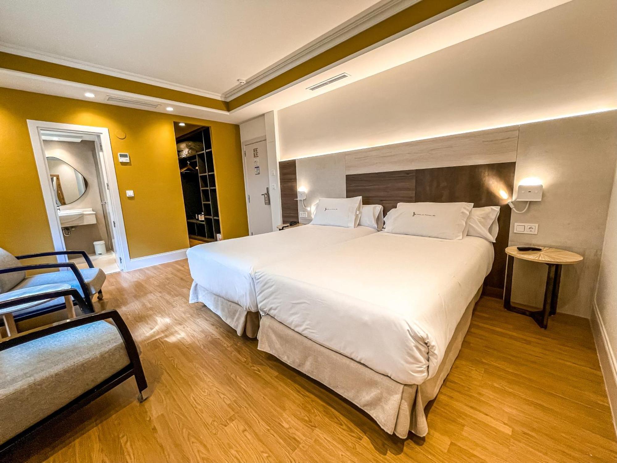 Hotel Rio Bidasoa Хондарибия Екстериор снимка