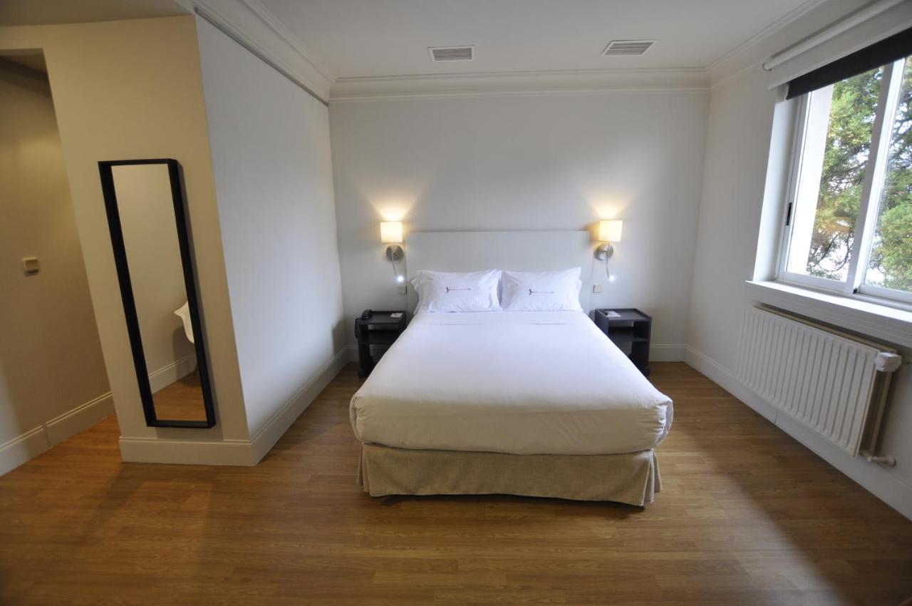 Hotel Rio Bidasoa Хондарибия Екстериор снимка